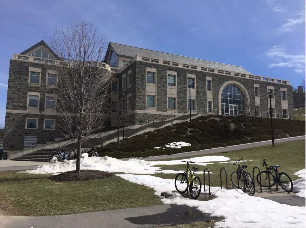 How To Handle Transferring as a College Athlete 2aDays News