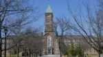 3 Main Factors to Consider When Choosing a College