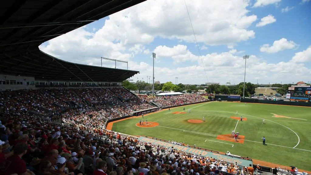 9 Best DI College Baseball Stadiums & Fields in the United States